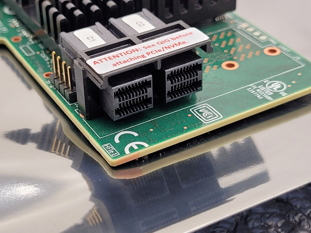 Intel 9400-8i SATA Internal SAS 6/12Gb/s PCIe 8-Port SAS Tri-Mode HBA Broadcom