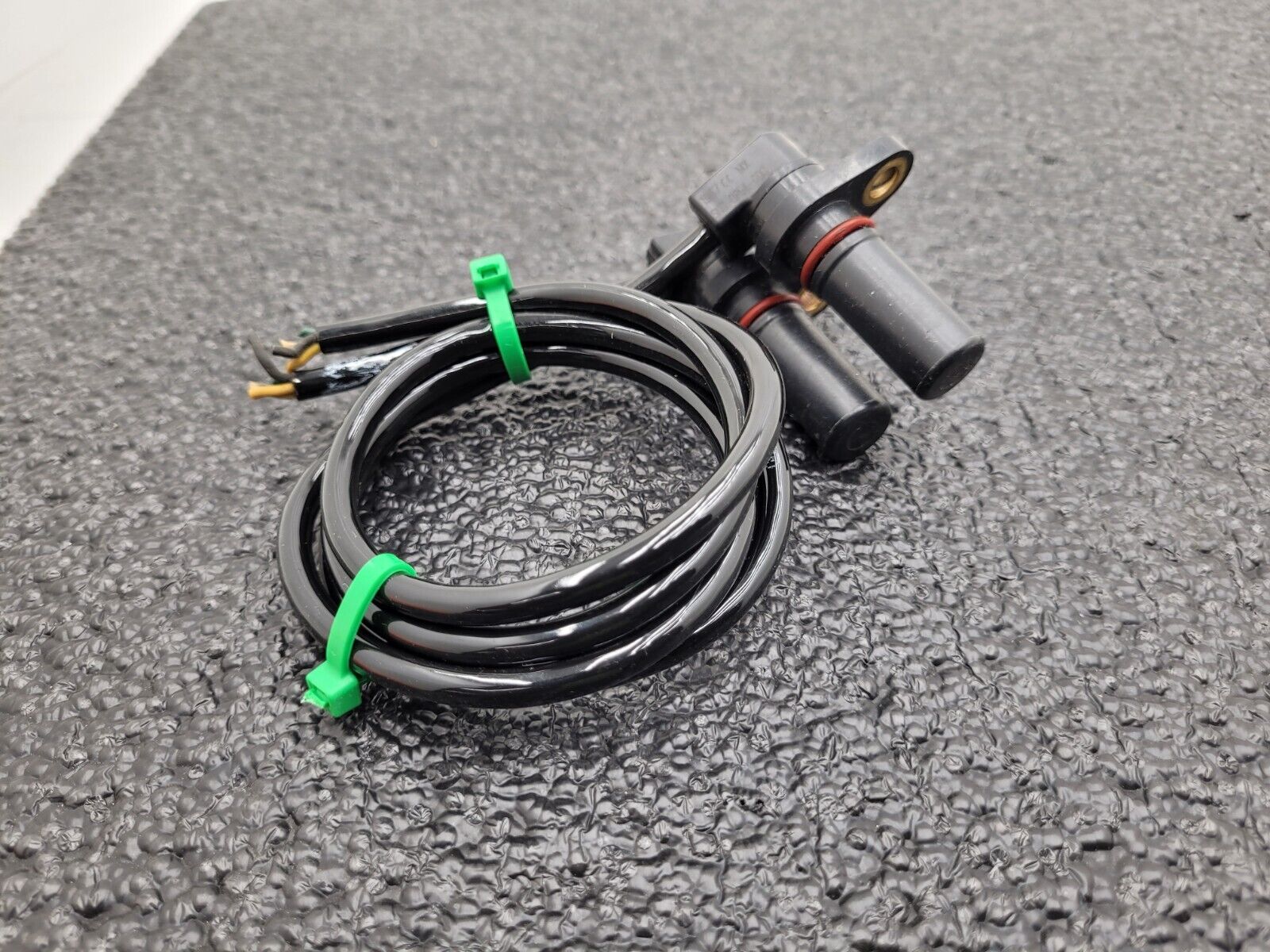 Lot of 2x OEM W Speed Speed Sensor SNG-QPLA-000 SNGQPLA000 Fit Honeywell