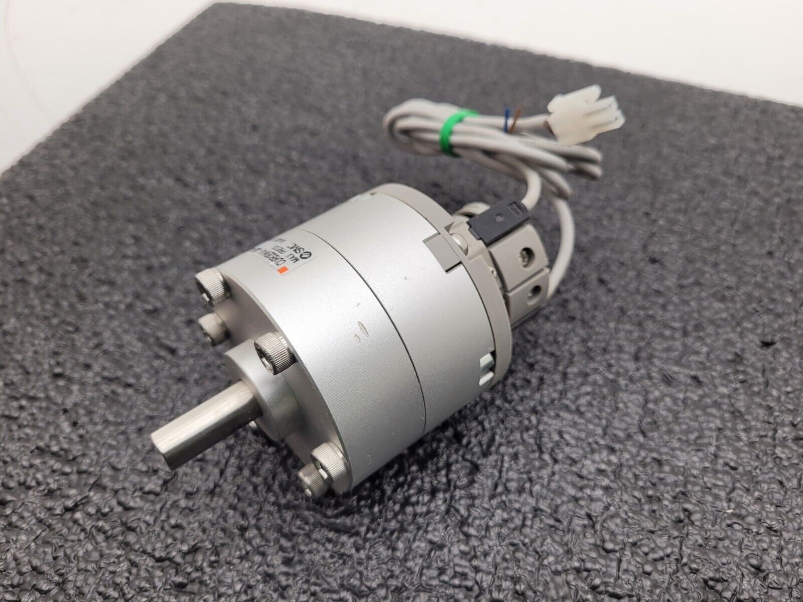 SMC CDRB2BW40-90D-R80 Rotating Cylinder Pneumatic Rotary Actuator Unit w/Sensors