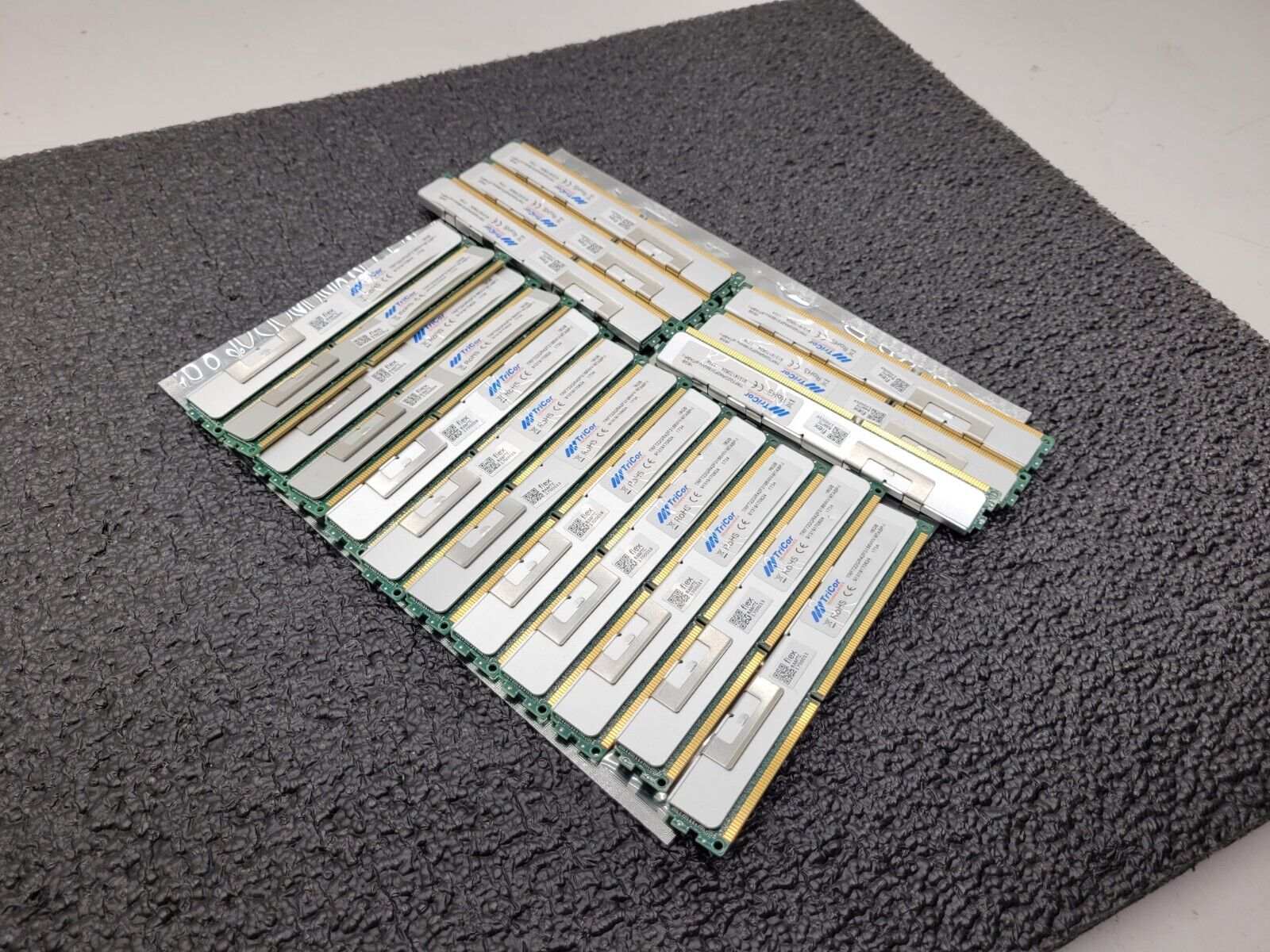 Lot 18x 16GB TriCor 288GB 2Rx4 DDR3 ECC Server Memory TRF722GR42F3186WV VLP