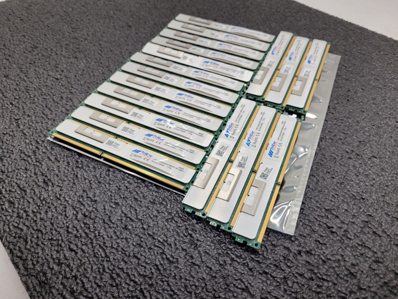 Lot 18x 16GB TriCor 288GB 2Rx4 DDR3 ECC Server Memory TRF722GR42F3186WV VLP