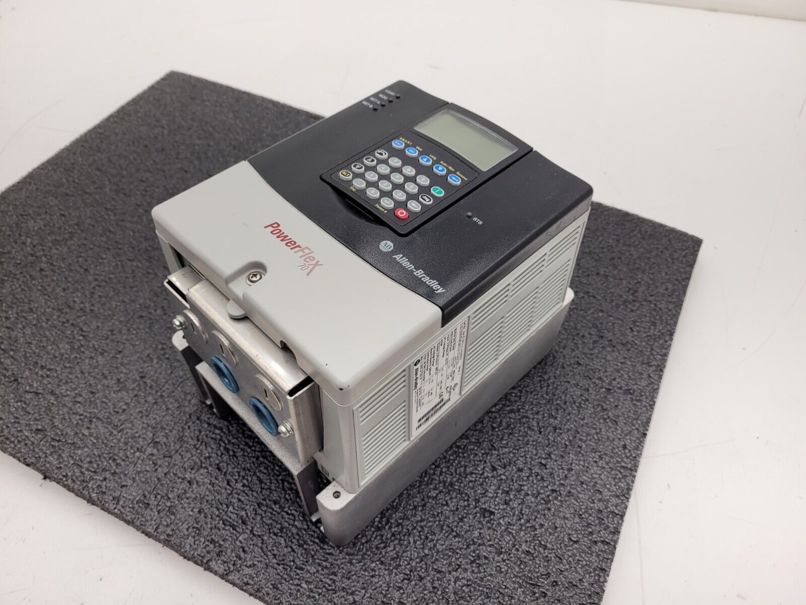 Allen Bradley 20AD5P0A0AYNNRNN /A PowerFlex 70 480V 3HP AC VFD Motor Drive