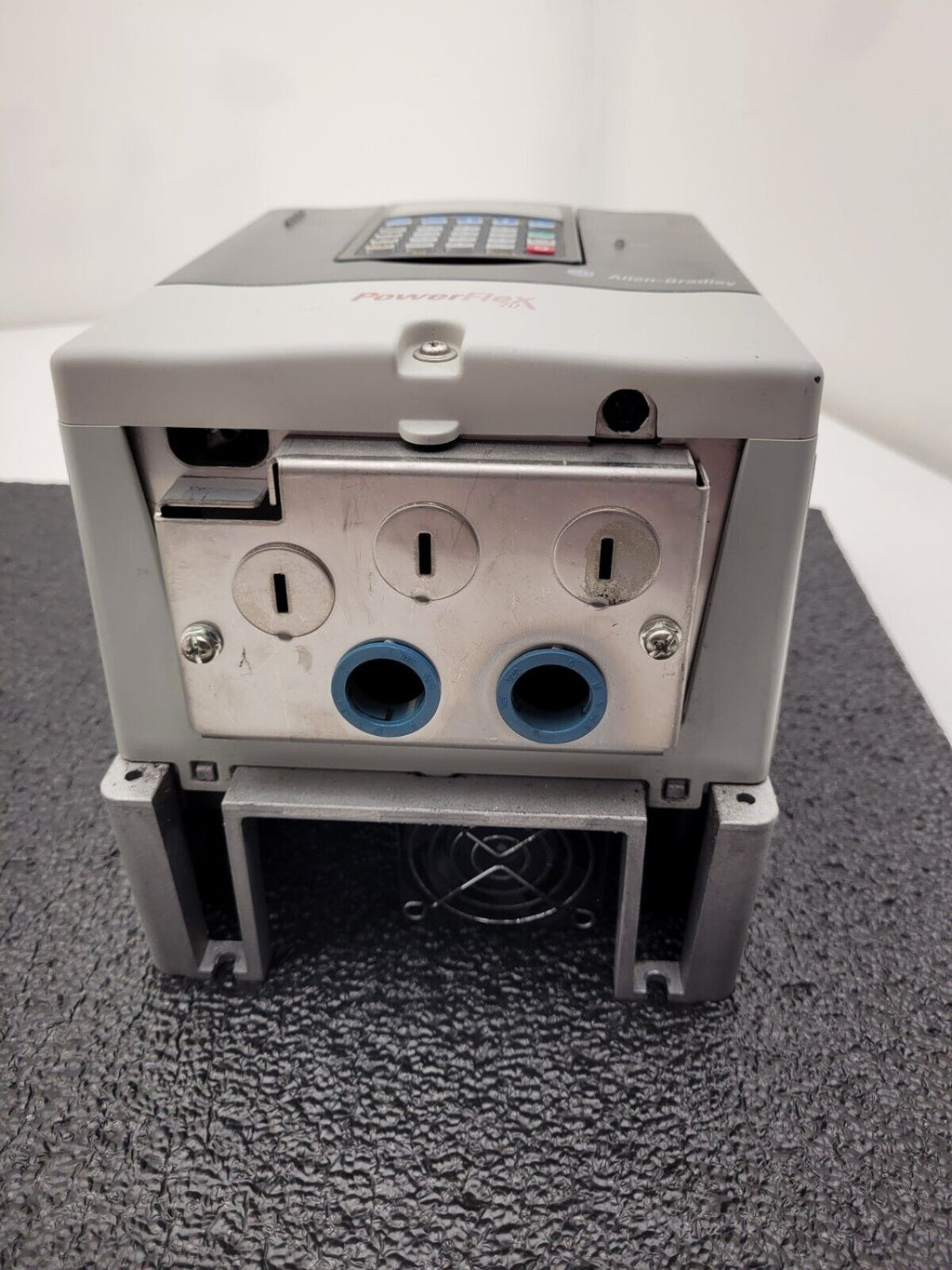 Allen Bradley 20AD5P0A0AYNNRNN /A PowerFlex 70 480V 3HP AC VFD Motor Drive