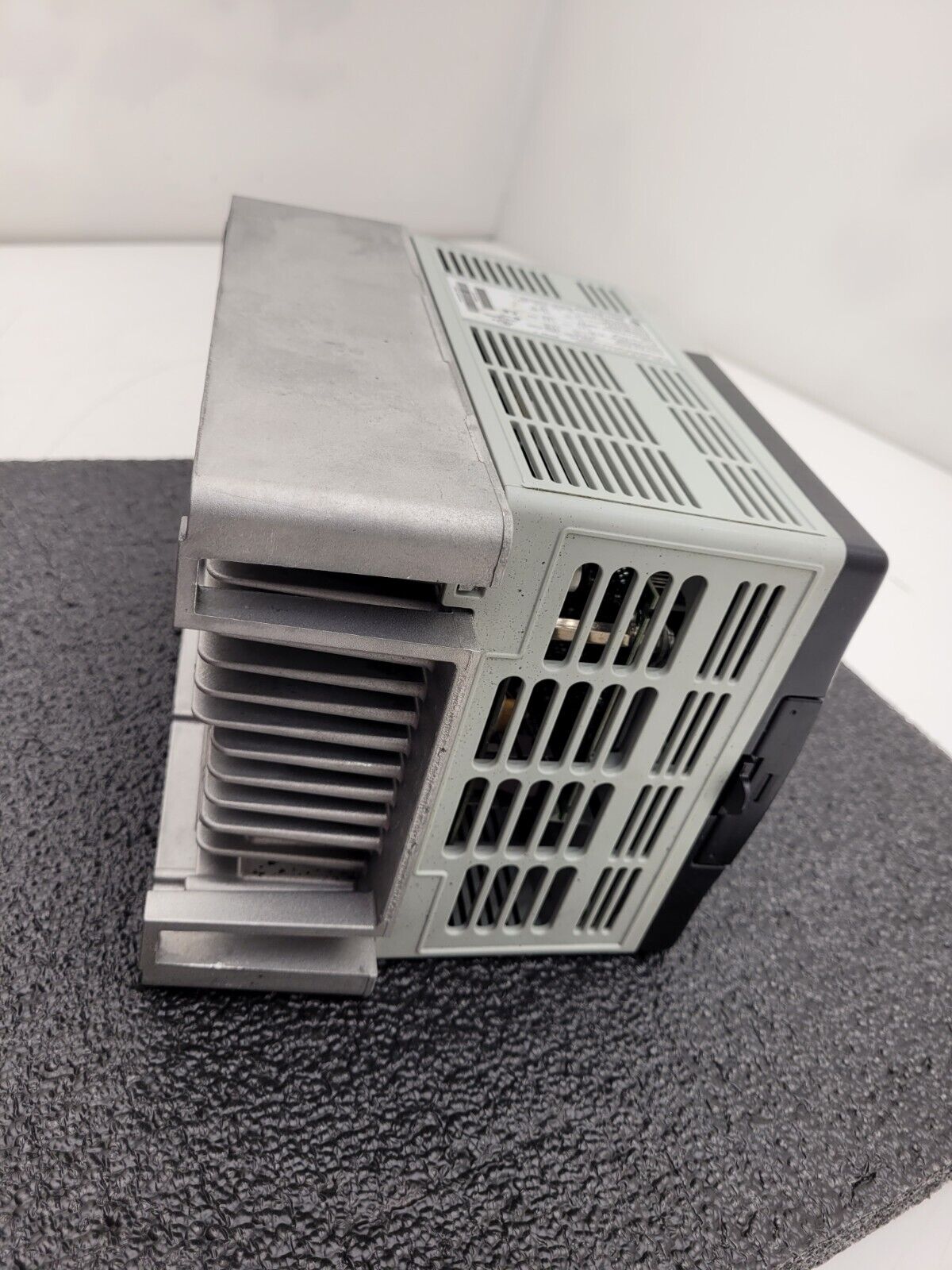 Allen Bradley 20AD5P0A0AYNNRNN /A PowerFlex 70 480V 3HP AC VFD Motor Drive