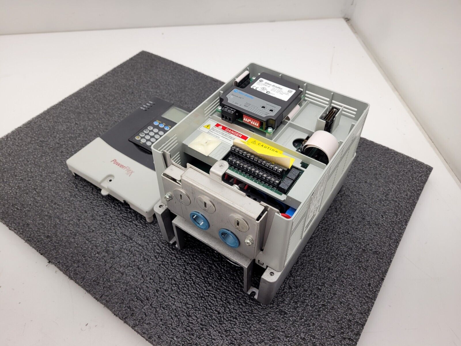 Allen Bradley 20AD5P0A0AYNNRNN /A PowerFlex 70 480V 3HP AC VFD Motor Drive