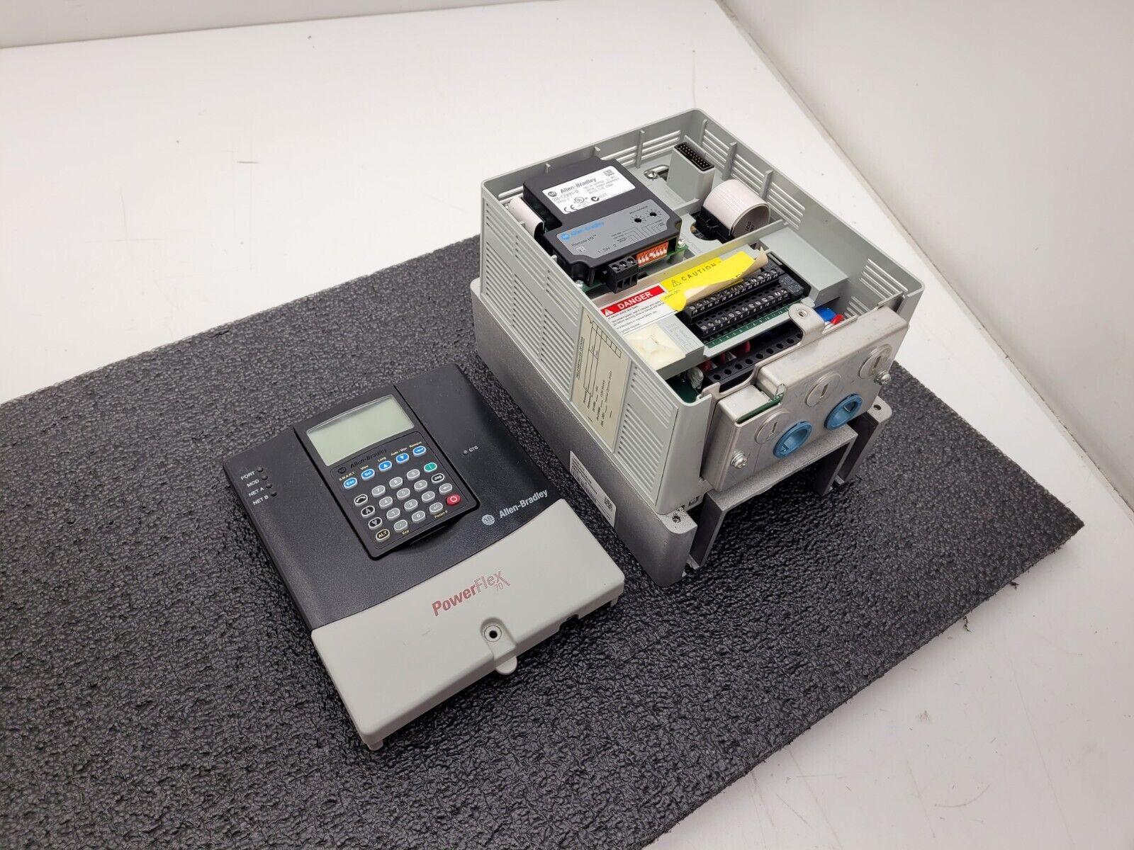 Allen Bradley 20AD5P0A0AYNNRNN /A PowerFlex 70 480V 3HP AC VFD Motor Drive