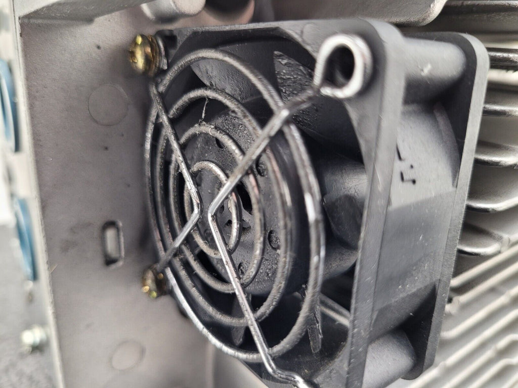 Allen Bradley 20AD5P0A0AYNNRNN /A PowerFlex 70 480V 3HP AC VFD Motor Drive