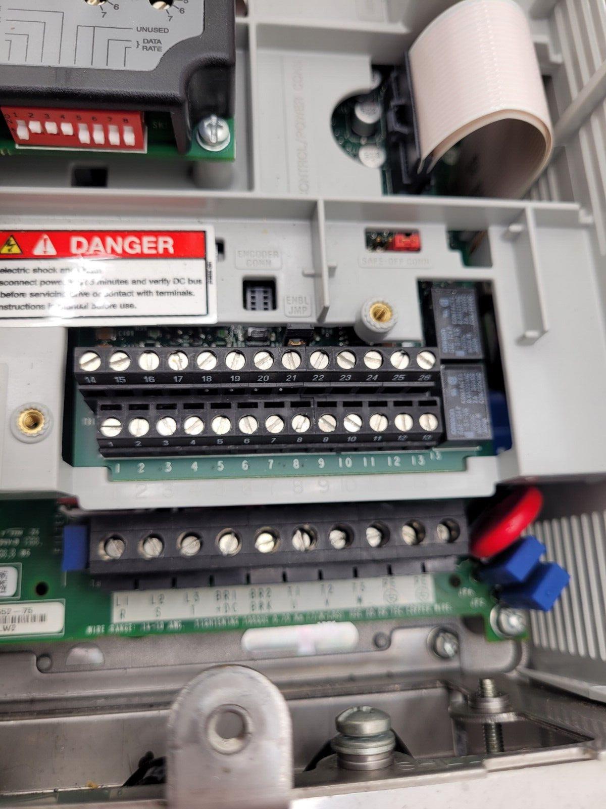 Allen Bradley 20AD8P0A0AYNNNC0 /A PowerFlex 70 480V 5HP AC VFD Motor Drive 2017