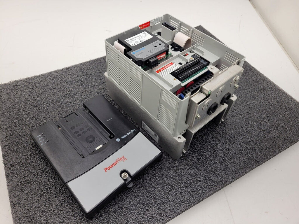 Allen Bradley 20AD8P0A0AYNNNC0 /A PowerFlex 70 480V 5HP AC VFD Motor Drive 2017