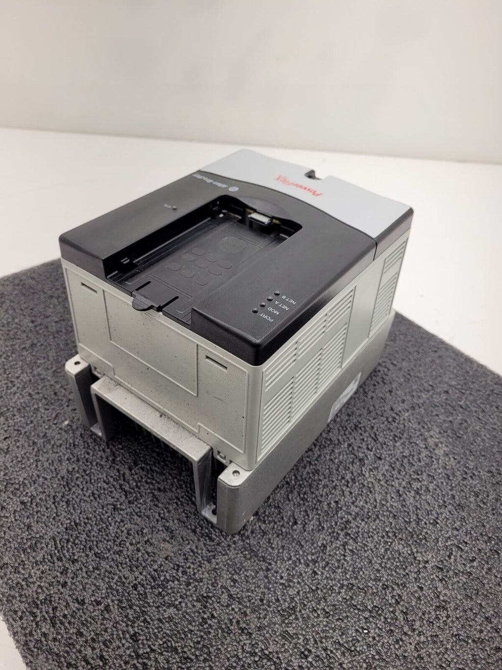 Allen Bradley 20AD8P0A0AYNNNC0 /A PowerFlex 70 480V 5HP AC VFD Motor Drive 2017