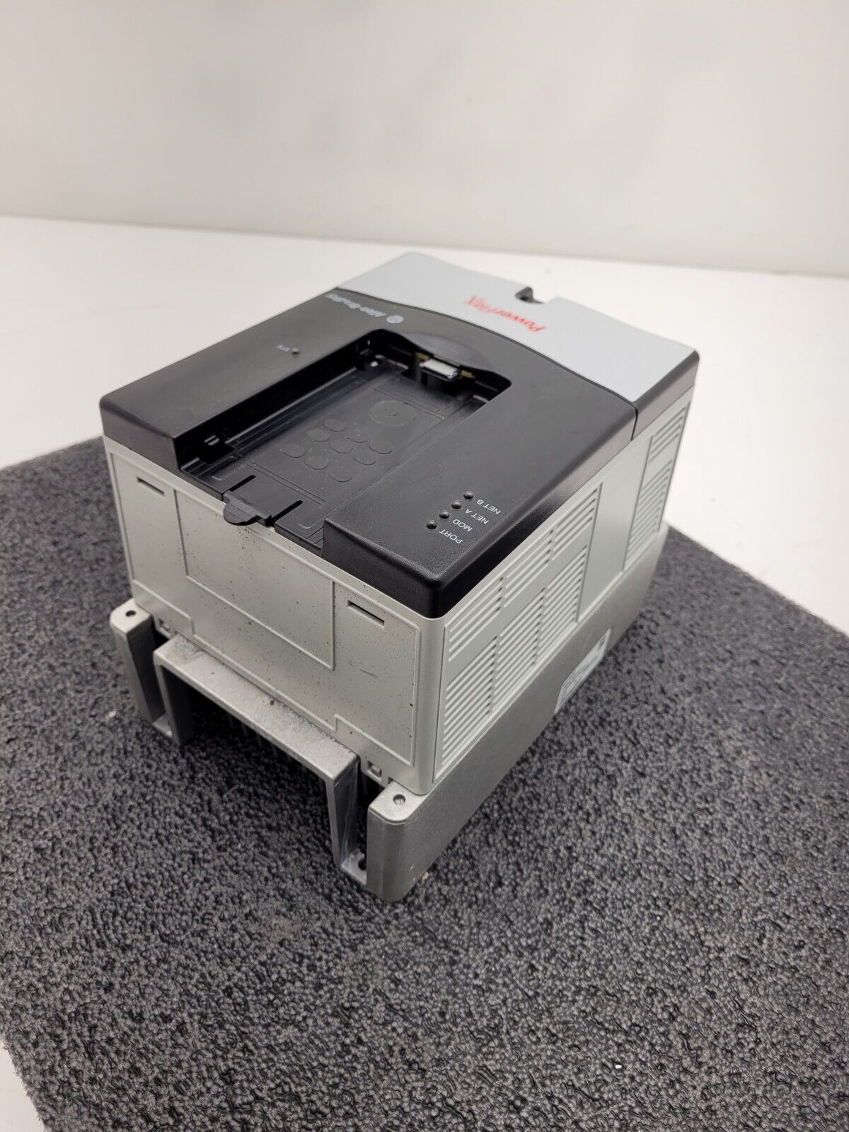 Allen Bradley 20AD8P0A0AYNNNC0 /A PowerFlex 70 480V 5HP AC VFD Motor Drive 2017