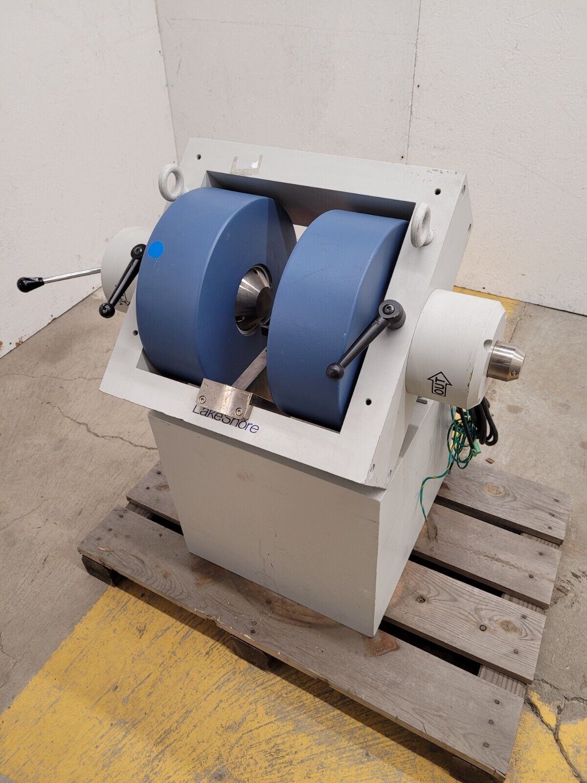 Model EM4-HVA H-Yoke Variable Gap Horizontal Field 100mm Pole Diam. Parts/Repair