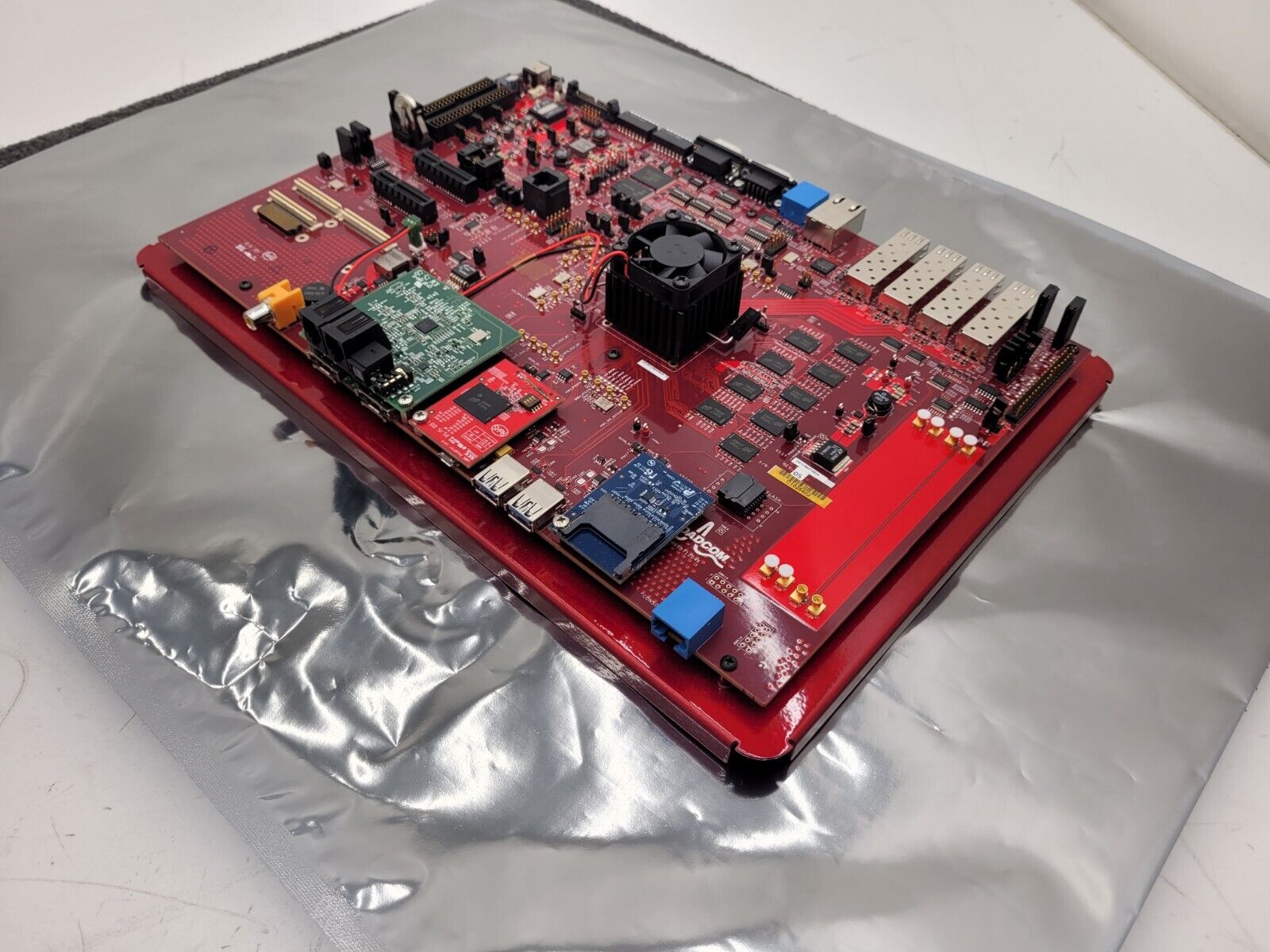 Broadcom BCM958712D4K Development Dev Board Kit 100-128837-0010 Rev 05