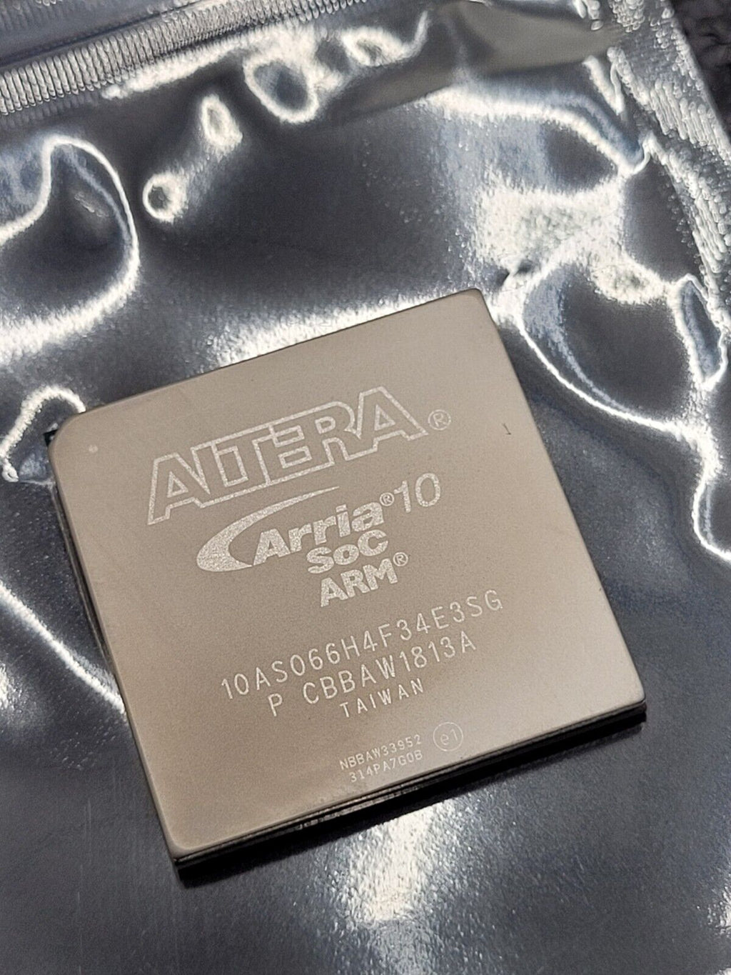 Dual ARM Cortex-A9 MPCore with CoreSight System On Chip (SOC) IC Arria 10 SX FPG