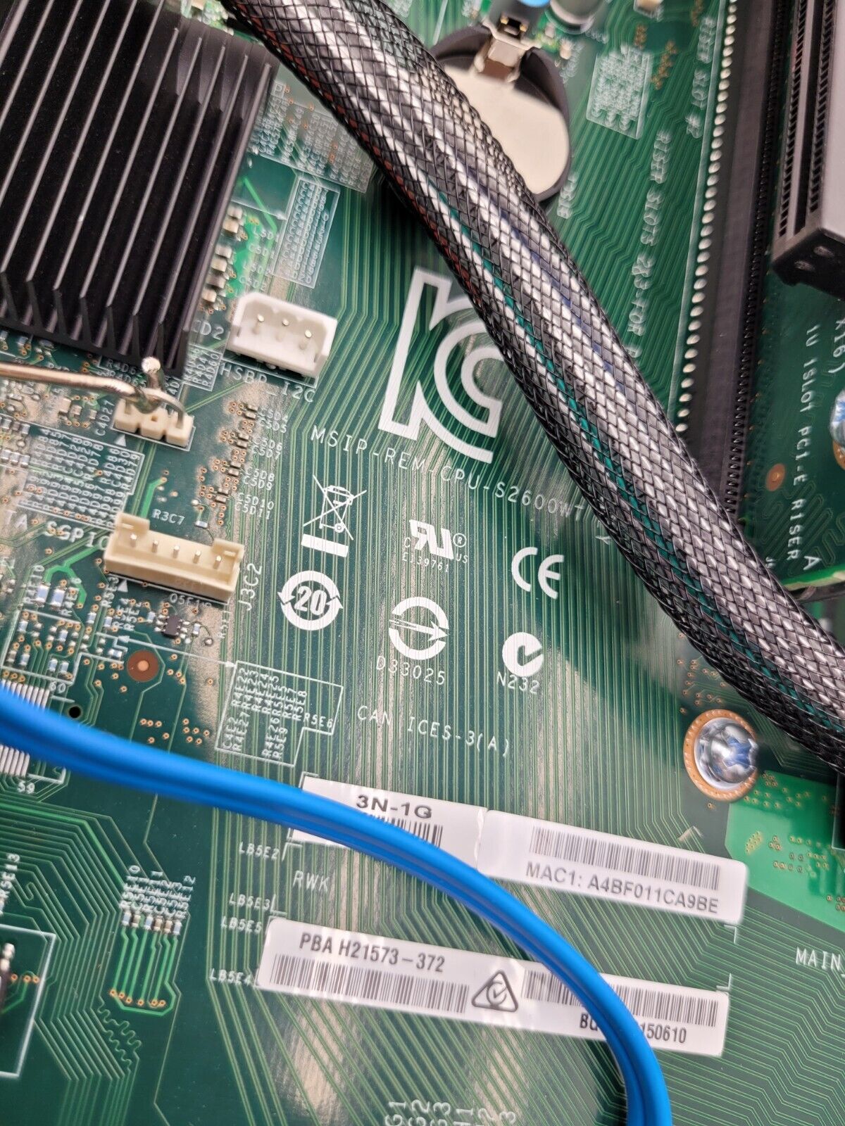 Intel S2600WT 1U 4-Bay LFF Workstation Server 2X E5-2699v4 256Gb RAM, Tested