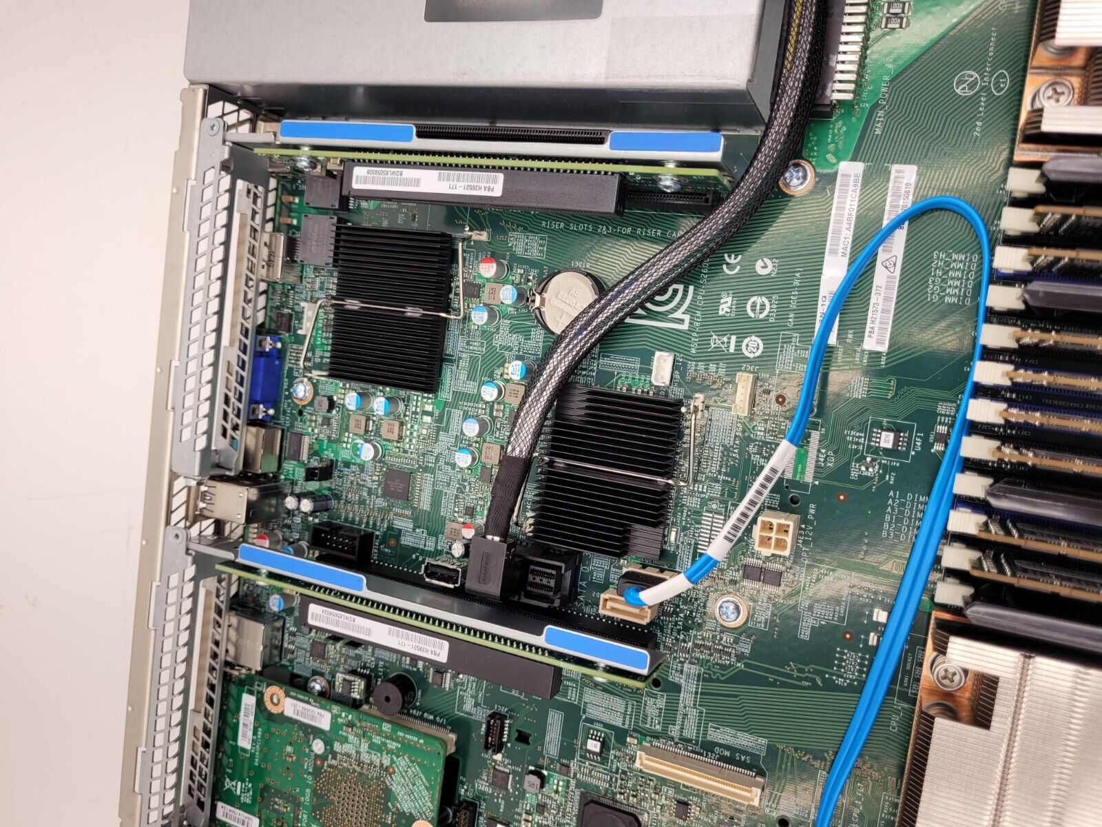 Intel S2600WT 1U 4-Bay LFF Workstation Server 2X E5-2699v4 256Gb RAM, Tested