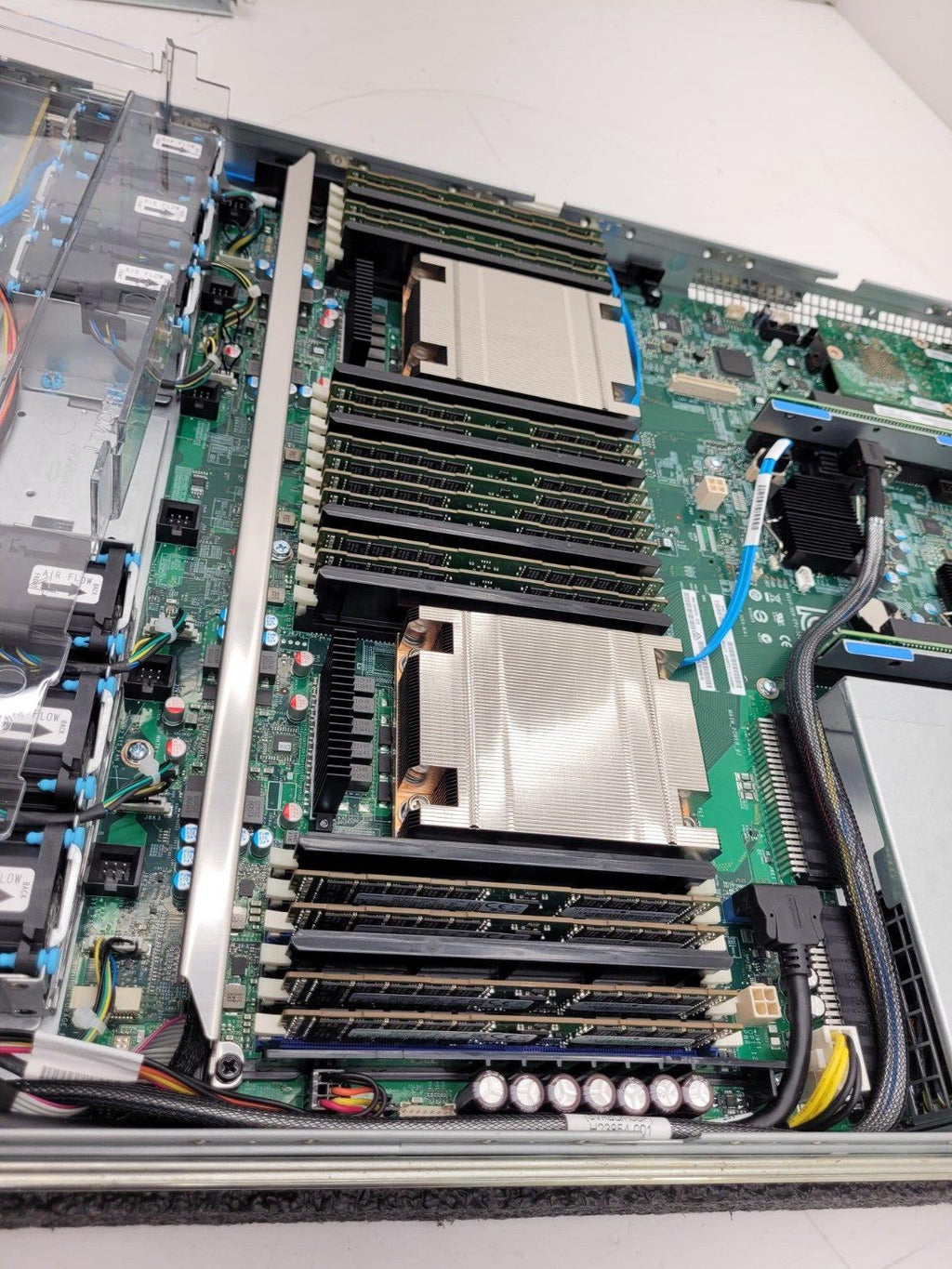 Intel S2600WT 1U 4-Bay LFF Workstation Server 2X E5-2699v4 256Gb RAM, Tested