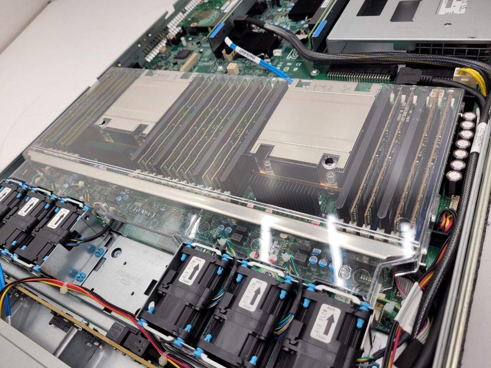 Intel S2600WT 1U 4-Bay LFF Workstation Server 2X E5-2699v4 256Gb RAM, Tested