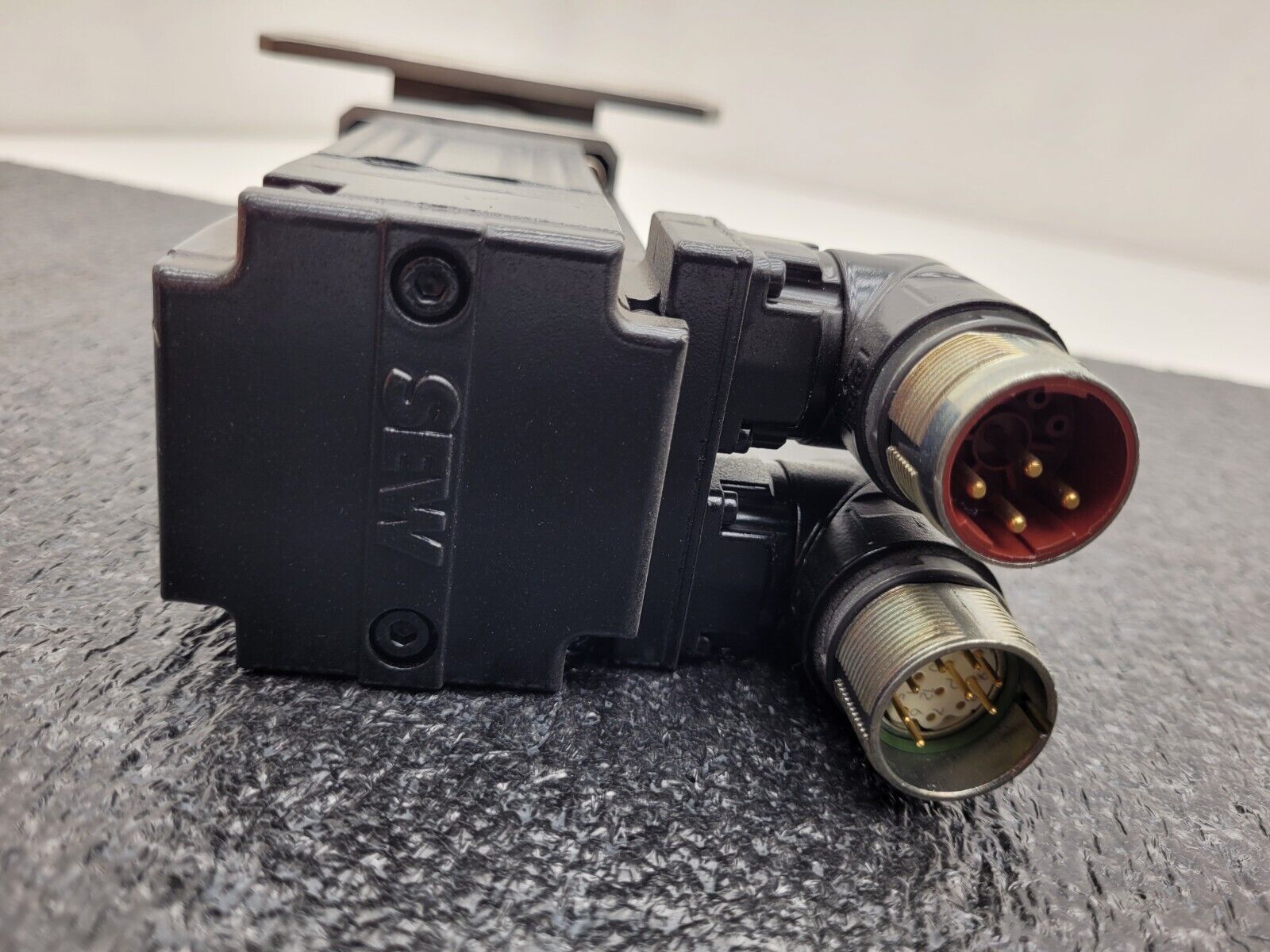 SEW CMP40S/KY/RH1M/SM1 400V 3000RPM Servo Motor 0.5Nm 100:1 SPN 138693 Gearhead