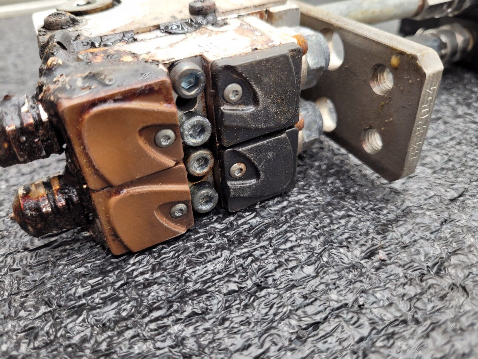 Dual Head Nordson SolidBlue S-012T Hot Melt Adhesive Dispensing Glue Gun 8524328