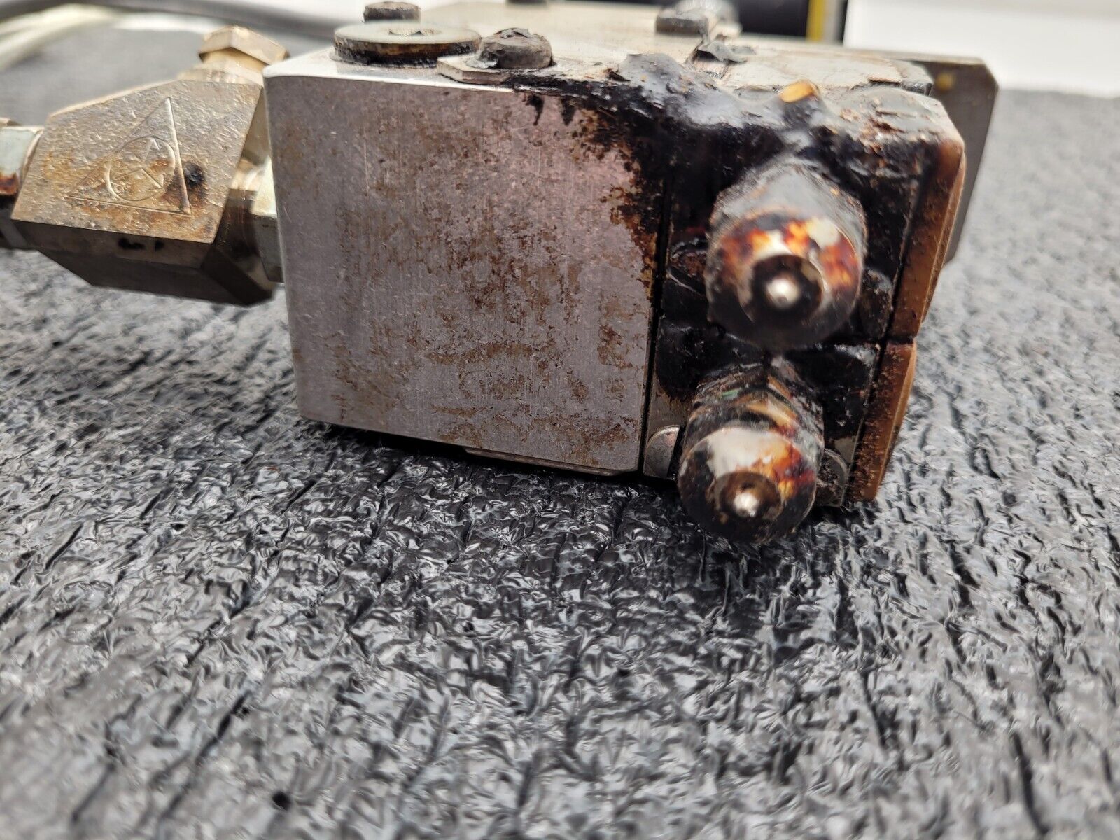 Dual Head Nordson SolidBlue S-012T Hot Melt Adhesive Dispensing Glue Gun 8524328