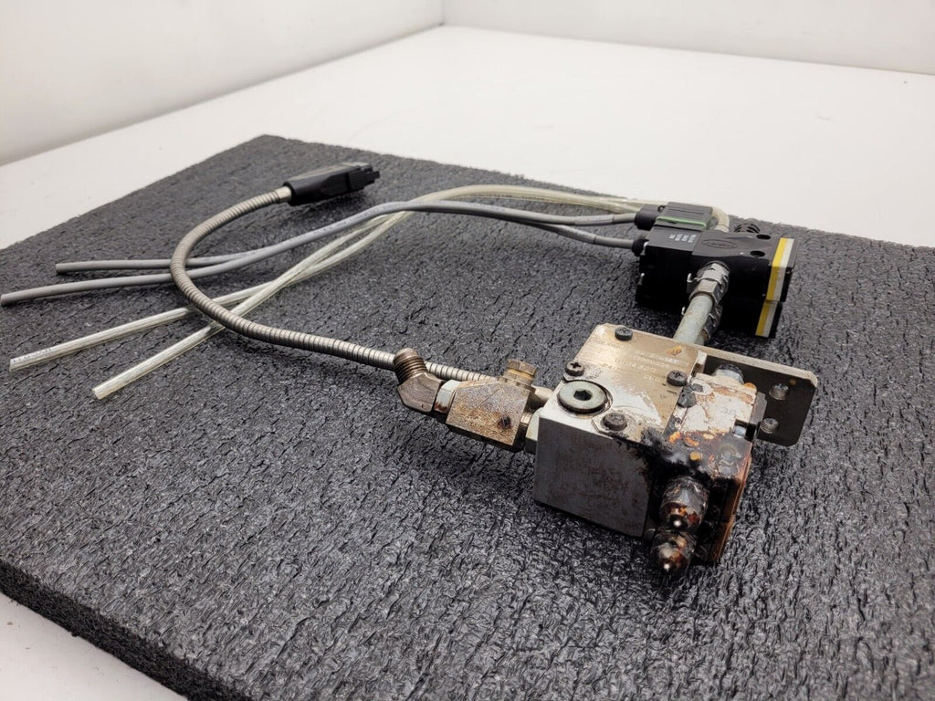 Dual Head Nordson SolidBlue S-012T Hot Melt Adhesive Dispensing Glue Gun 8524328