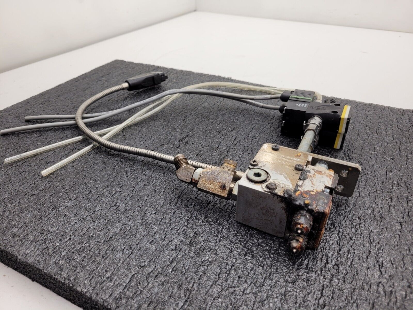 Dual Head Nordson SolidBlue S-012T Hot Melt Adhesive Dispensing Glue Gun 8524328