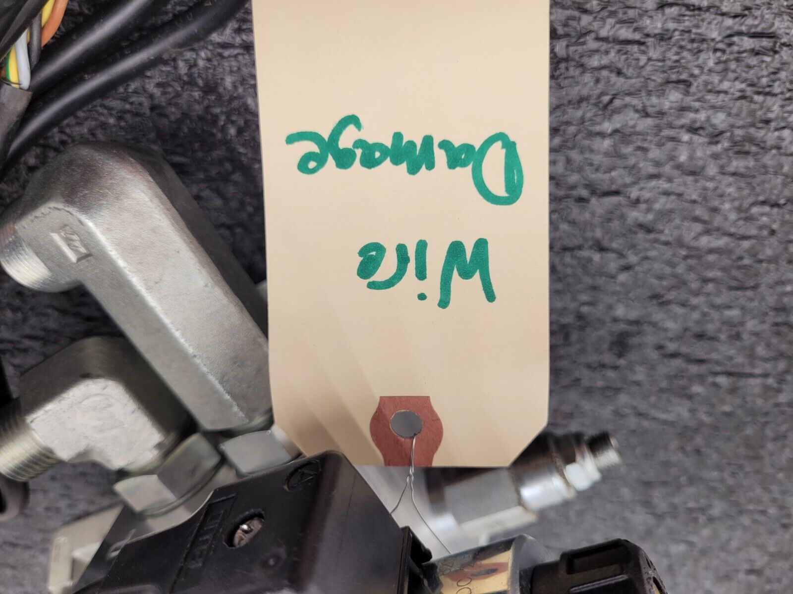 Rexroth R978017782 Solenoid Directional Spool Valve 4WE 6 H62/EG12N9K4/62 Unit B