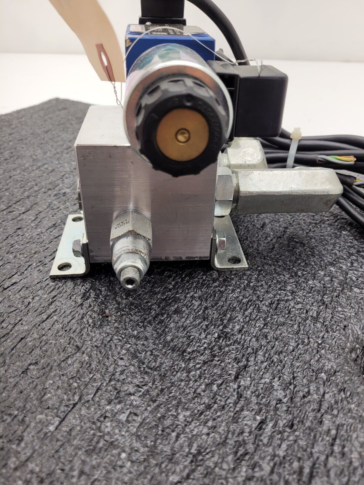 Rexroth R978017782 Solenoid Directional Spool Valve 4WE 6 H62/EG12N9K4/62 Unit B