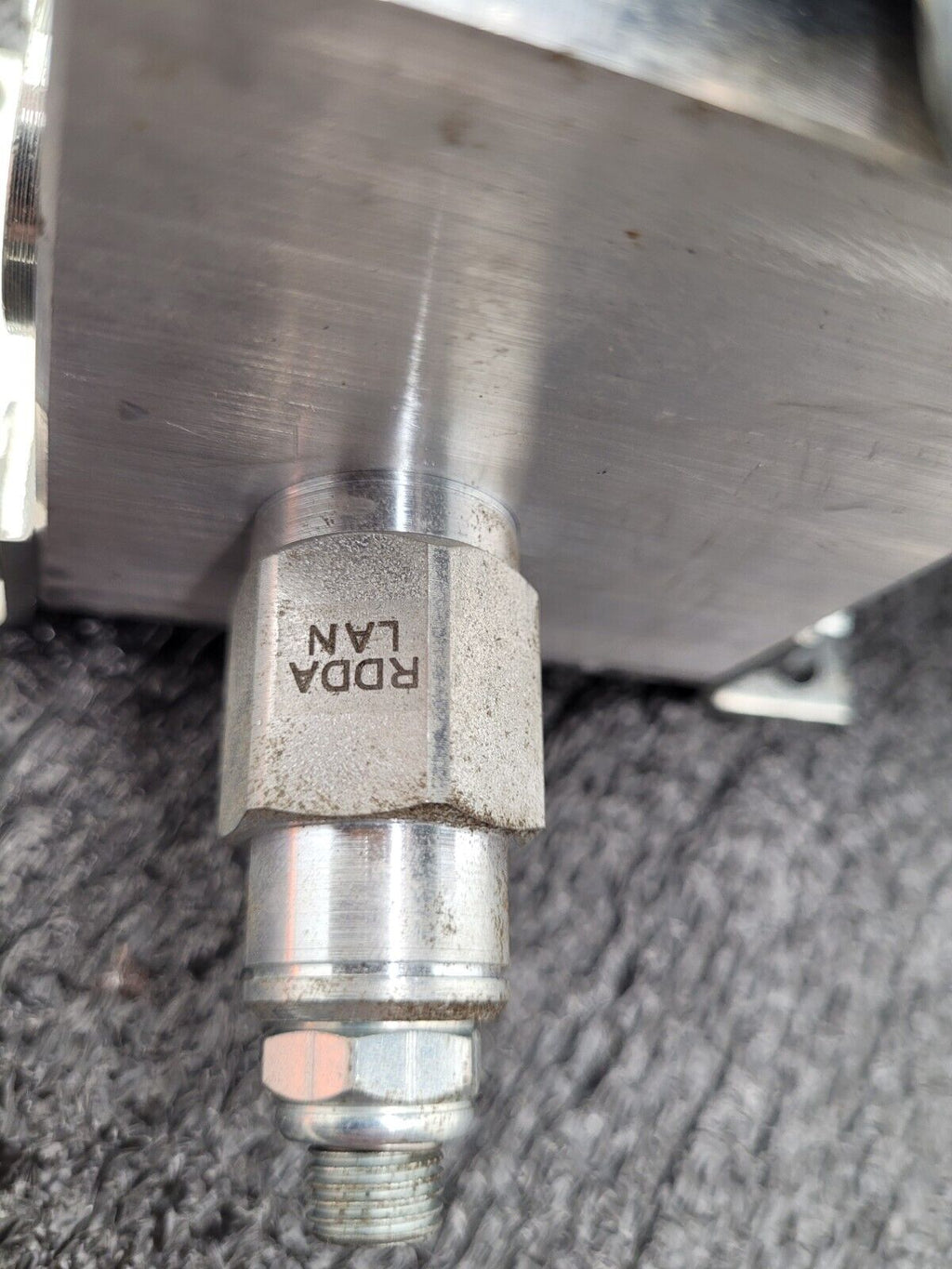 Rexroth R978017782 Solenoid Directional Spool Valve 4WE 6 H62/EG12N9K4/62 Unit B