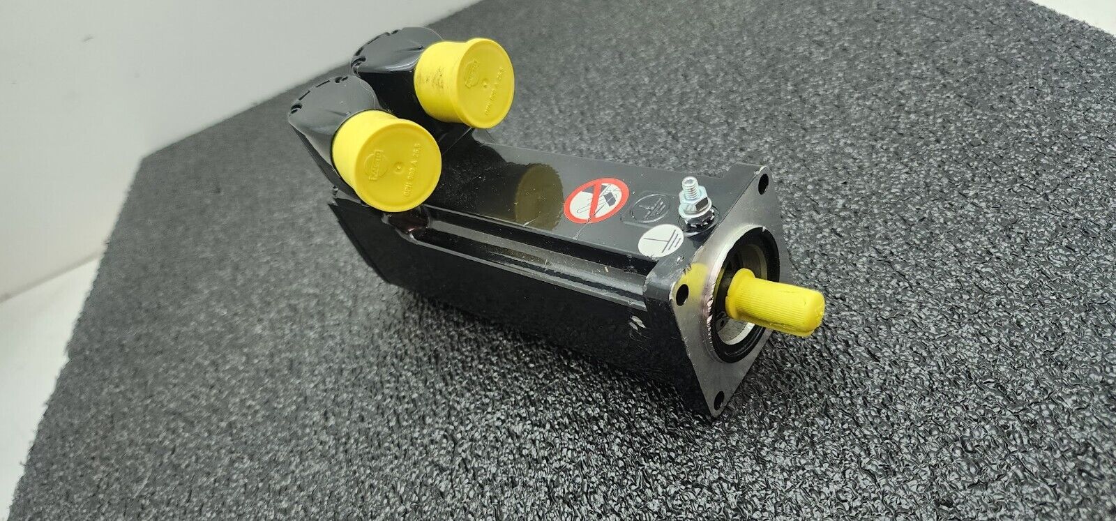 Schneider Electric SH30552P01A2000 AC Servo Motor 8000rpm