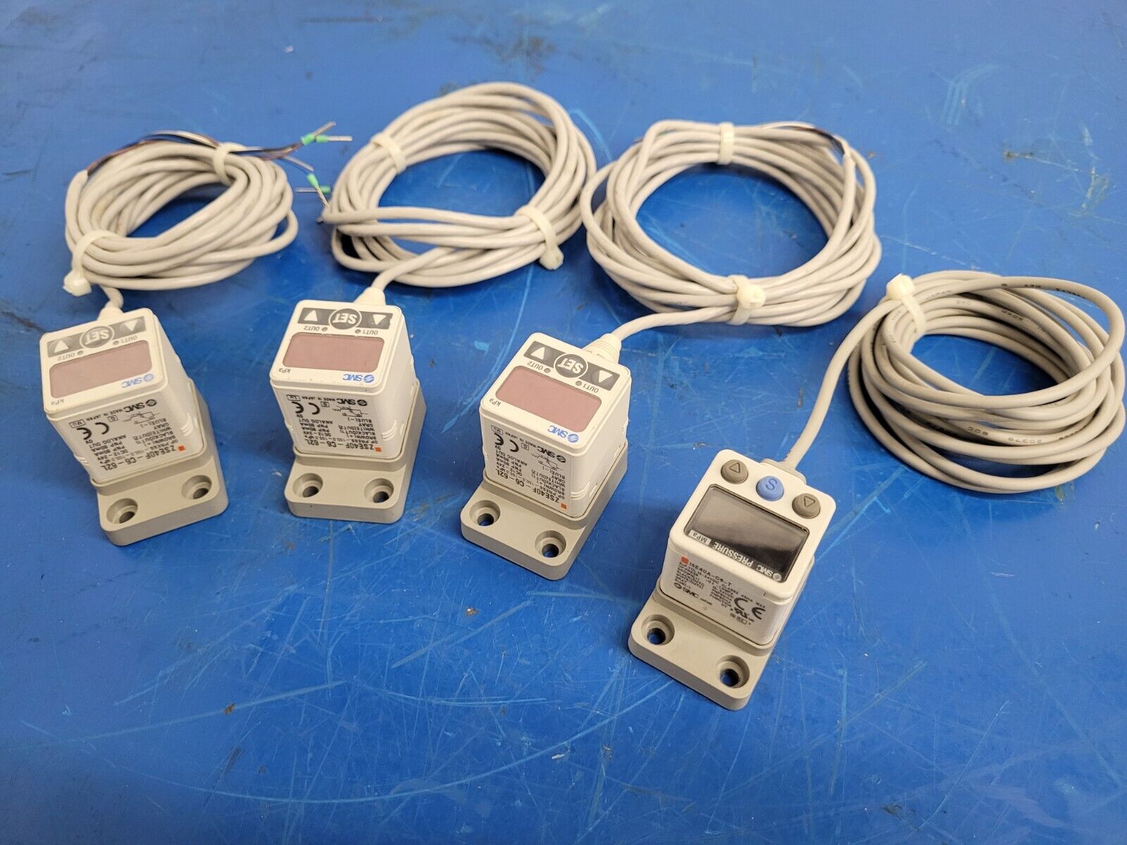 Lot of 4x SMC ZSE40F-C6-62L Digital Pressure Switch PNP -100~100kPa ISE40A-C-T