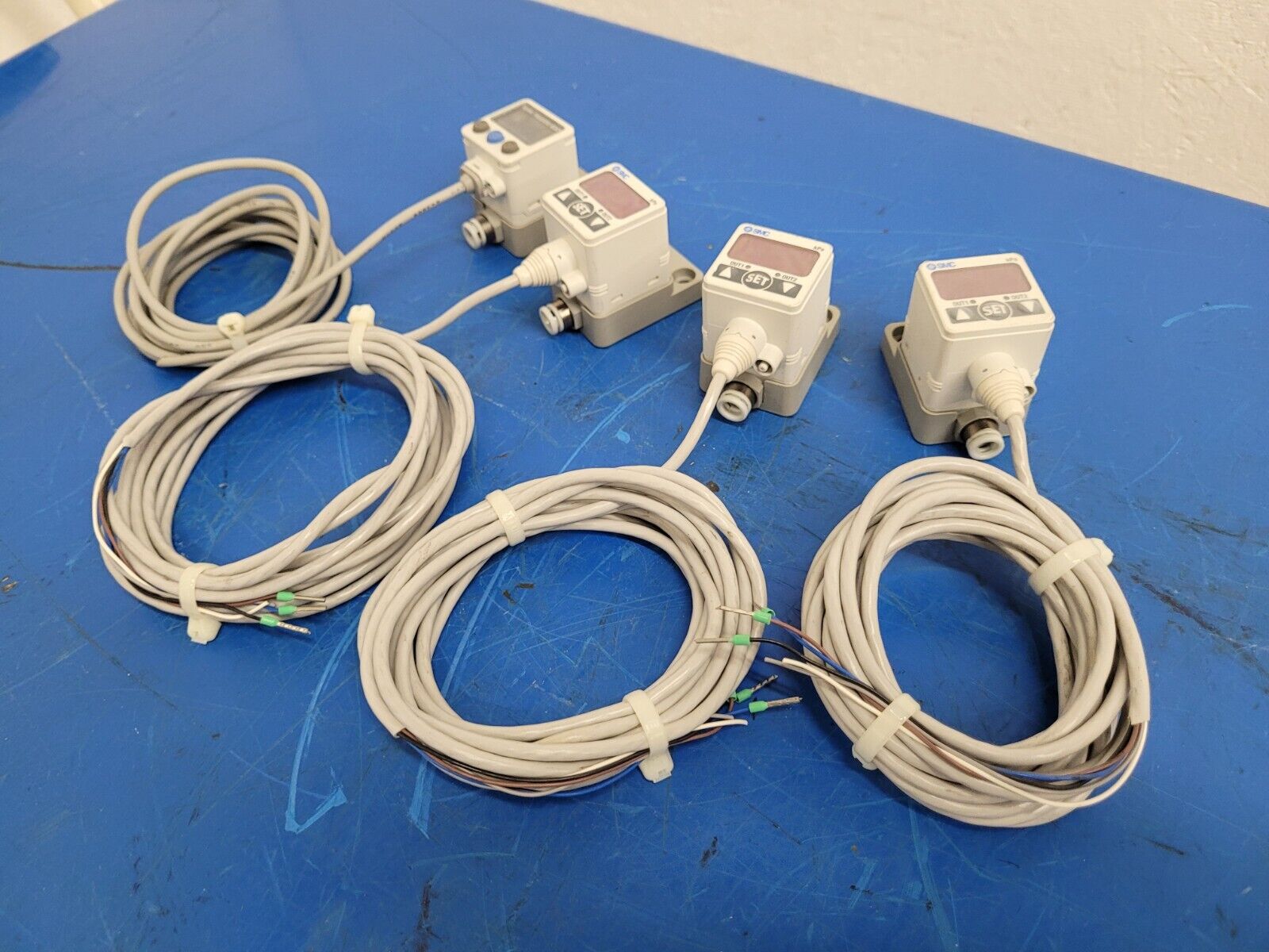 Lot of 4x SMC ZSE40F-C6-62L Digital Pressure Switch PNP -100~100kPa ISE40A-C-T