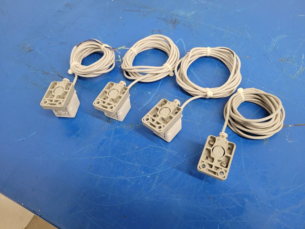 Lot of 4x SMC ZSE40F-C6-62L Digital Pressure Switch PNP -100~100kPa ISE40A-C-T
