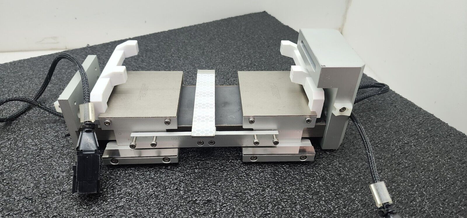 Lot of 2 Lika Linear Magnet Motor Adjustable Width Grabber SMI5RL13 Encoder 1-3"