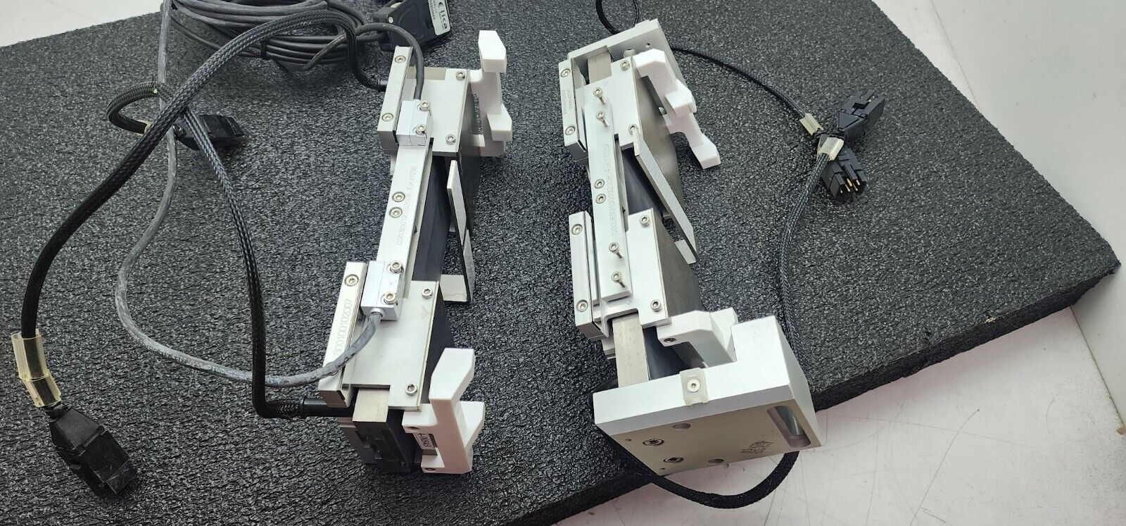 Lot of 2 Lika Linear Magnet Motor Adjustable Width Grabber SMI5RL13 Encoder 1-3"