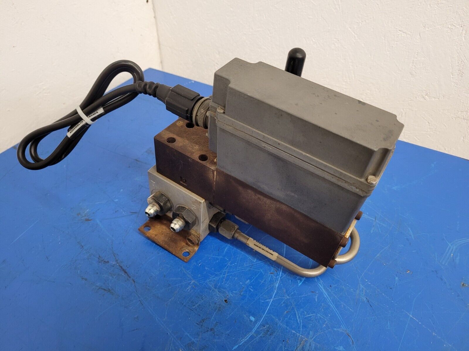 PARKER Hydraulic Proportional ISO Valve D1FHE80HCNEK0030X6114 12VDC + Override H