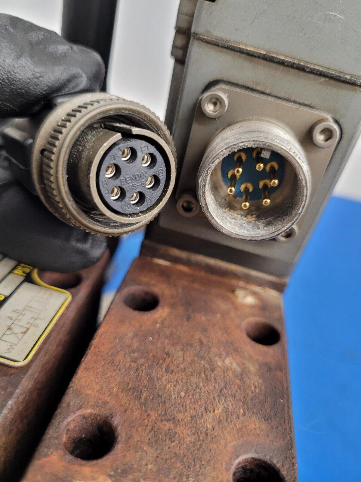 PARKER Hydraulic Proportional ISO Valve D1FHE80HCNEK0030X6114 12VDC + Override H