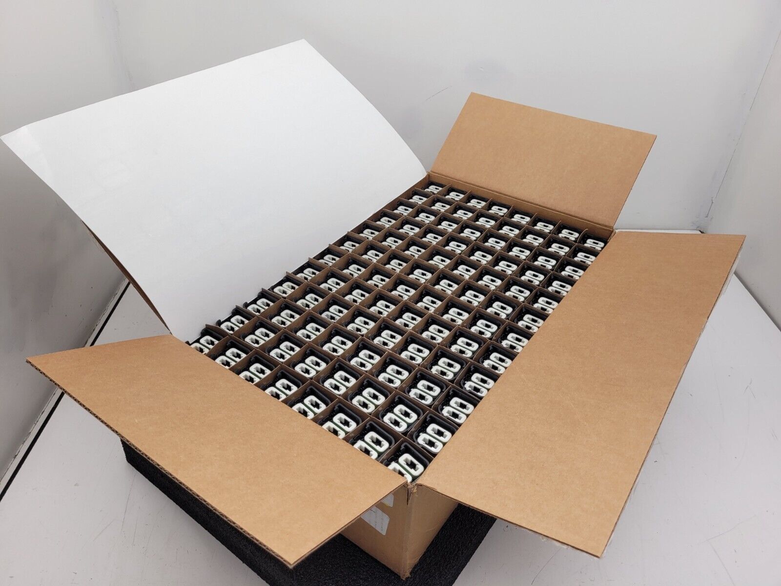 Aptiv Delphi Automotive Power Connector 2 Way POWERPACK LV1000 Case of 192