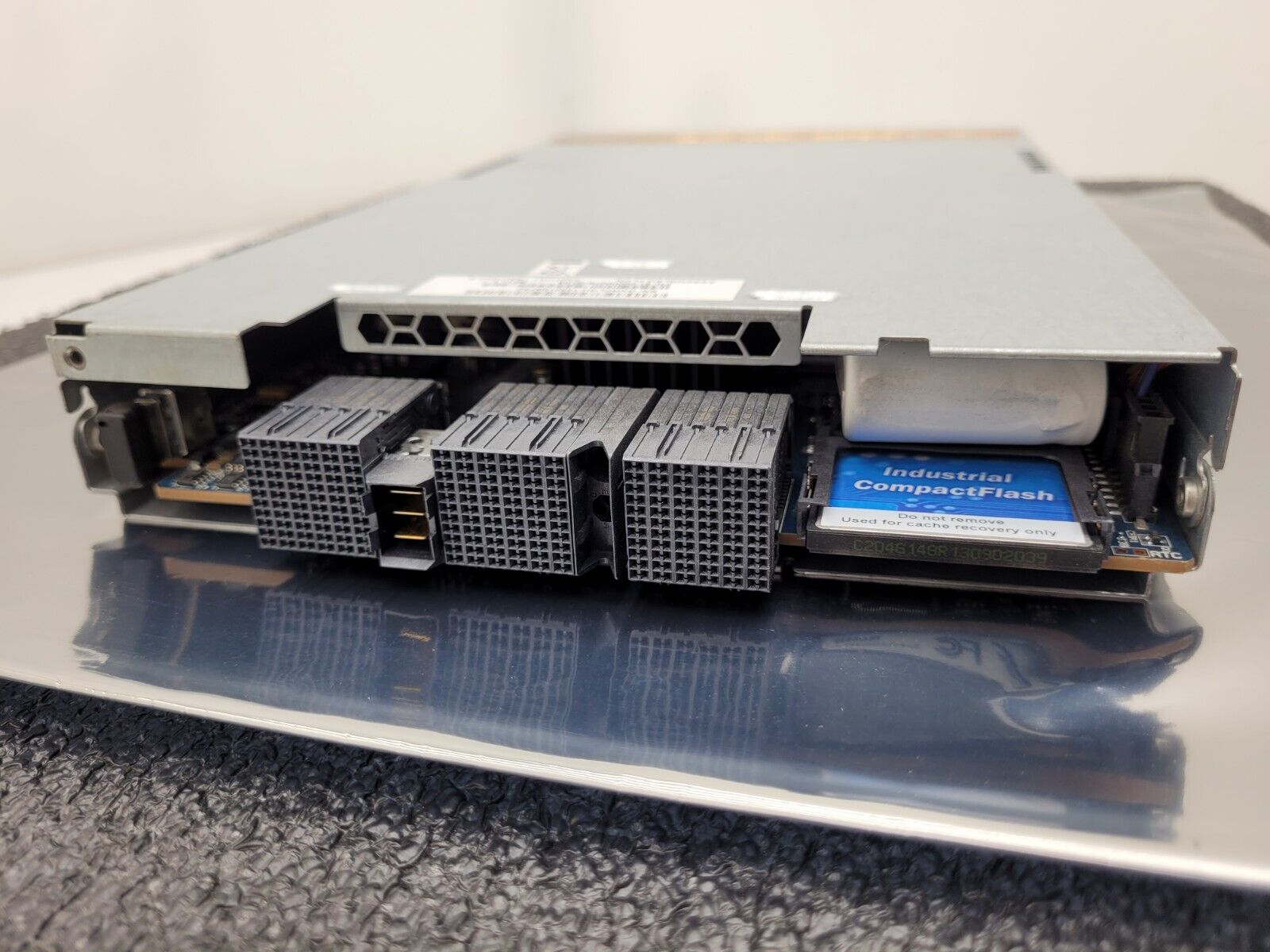 Dot Hill FRUTC05-01 12Gb SAS FC Disk Array Controller Module 81-00000078-00-03 B