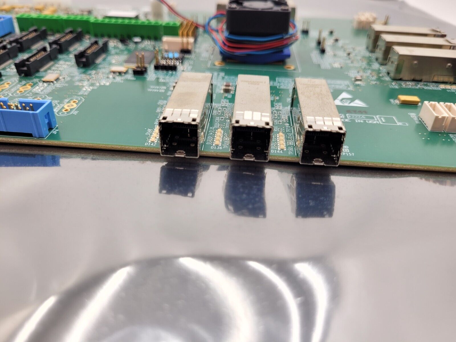 Microchip Technology PM8054 SXP 36x12G SAS Expander Developement Board