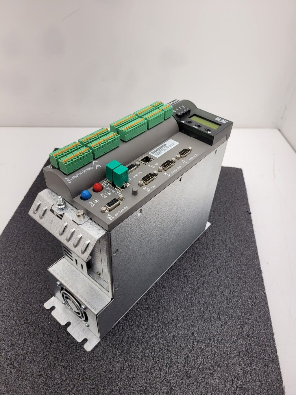 Schneider Electric ELAU PacDrive C600 C600/10/1/1/1/10 VCA09AAAA0AA00 NOS