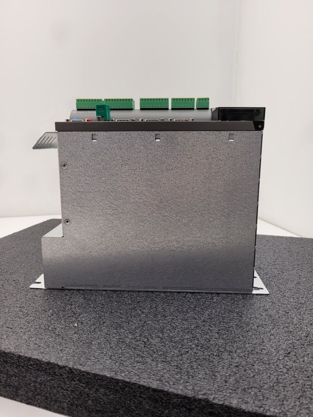 Schneider Electric ELAU PacDrive C600 C600/10/1/1/1/10 VCA09AAAA0AA00 NOS