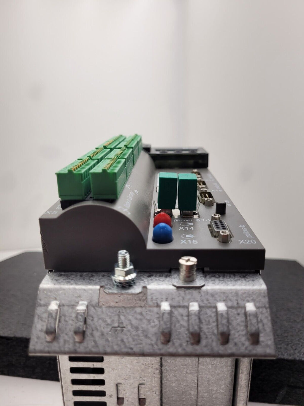 Schneider Electric ELAU PacDrive C600 C600/10/1/1/1/10 VCA09AAAA0AA00 NOS