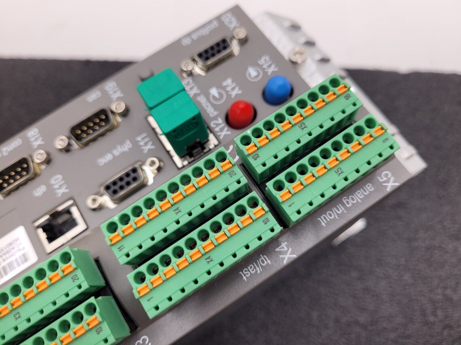 Schneider Electric ELAU PacDrive C600 C600/10/1/1/1/10 VCA09AAAA0AA00 NOS