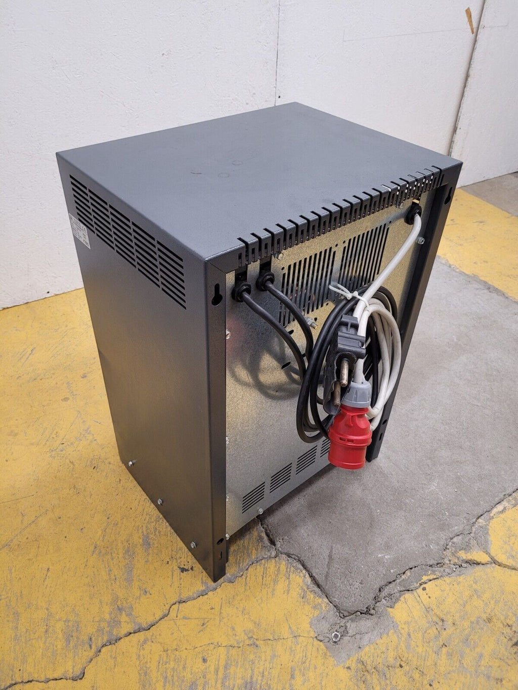 Veb Forklift Battery Charger 48VDC 120A 230-400VAC input 2015