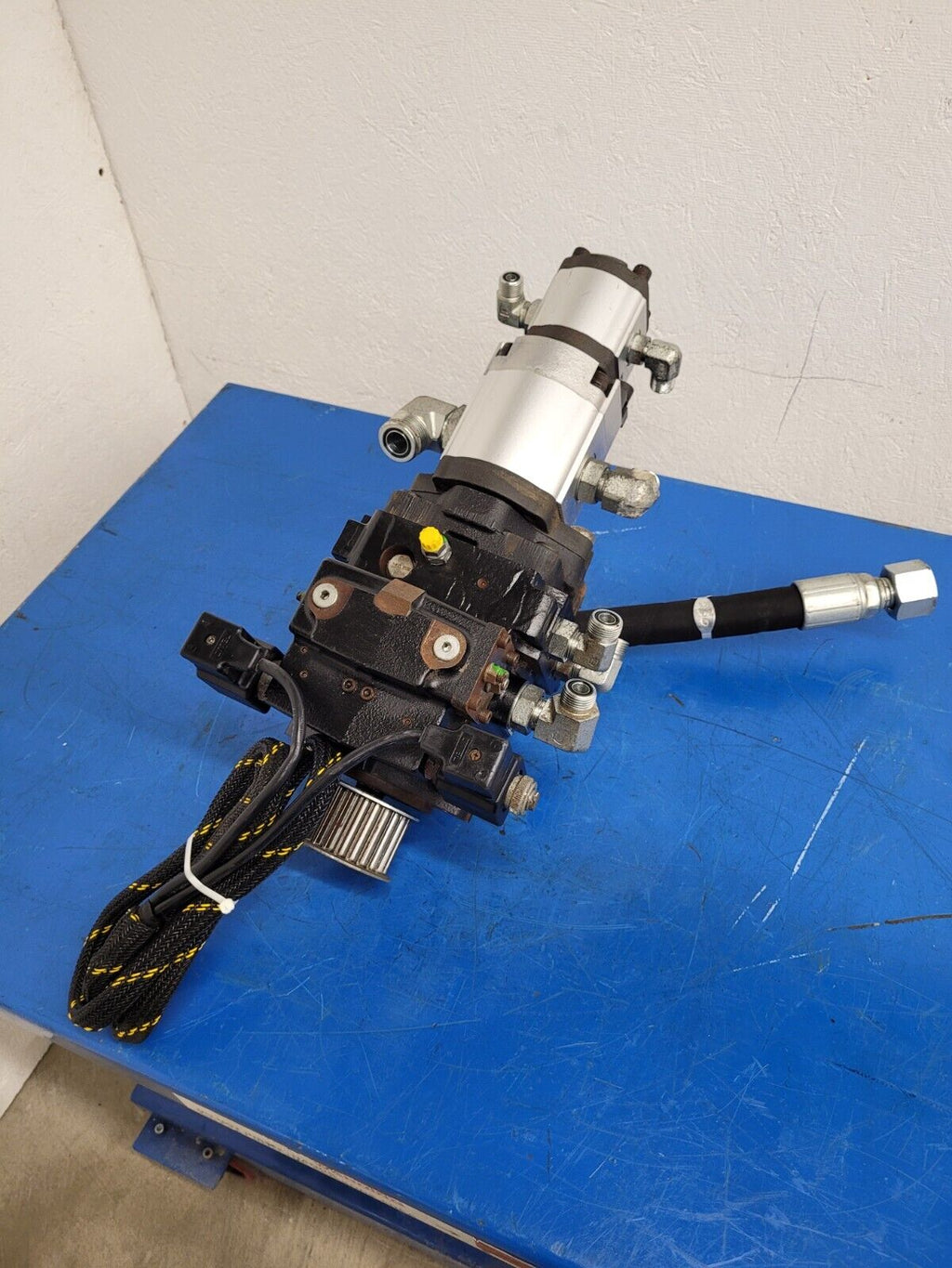 Poclain Hydraulics B47581S 3x Hydraulic Pump Stack CCW Rotation Unit F