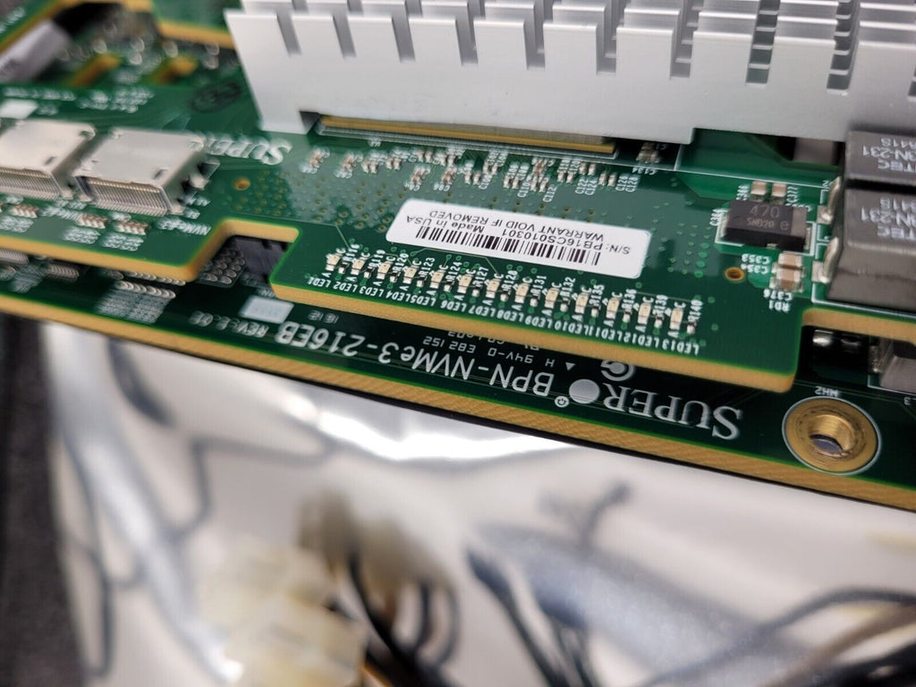 Supermicro BPN-NVME3-216EB 2x BPN-NVME3-216EL 24x NVMe 2U Backplane Plus Risers