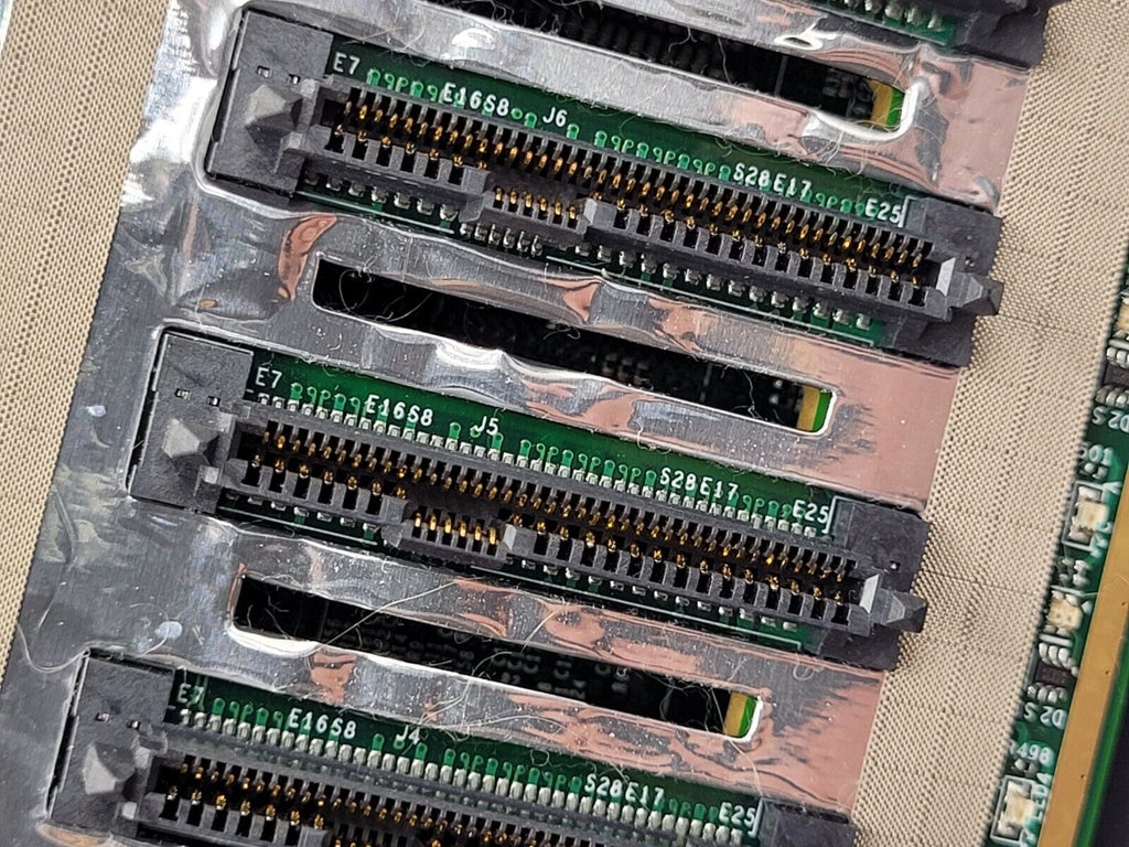 Supermicro BPN-NVME3-216EB 2x BPN-NVME3-216EL 24x NVMe 2U Backplane Plus Risers