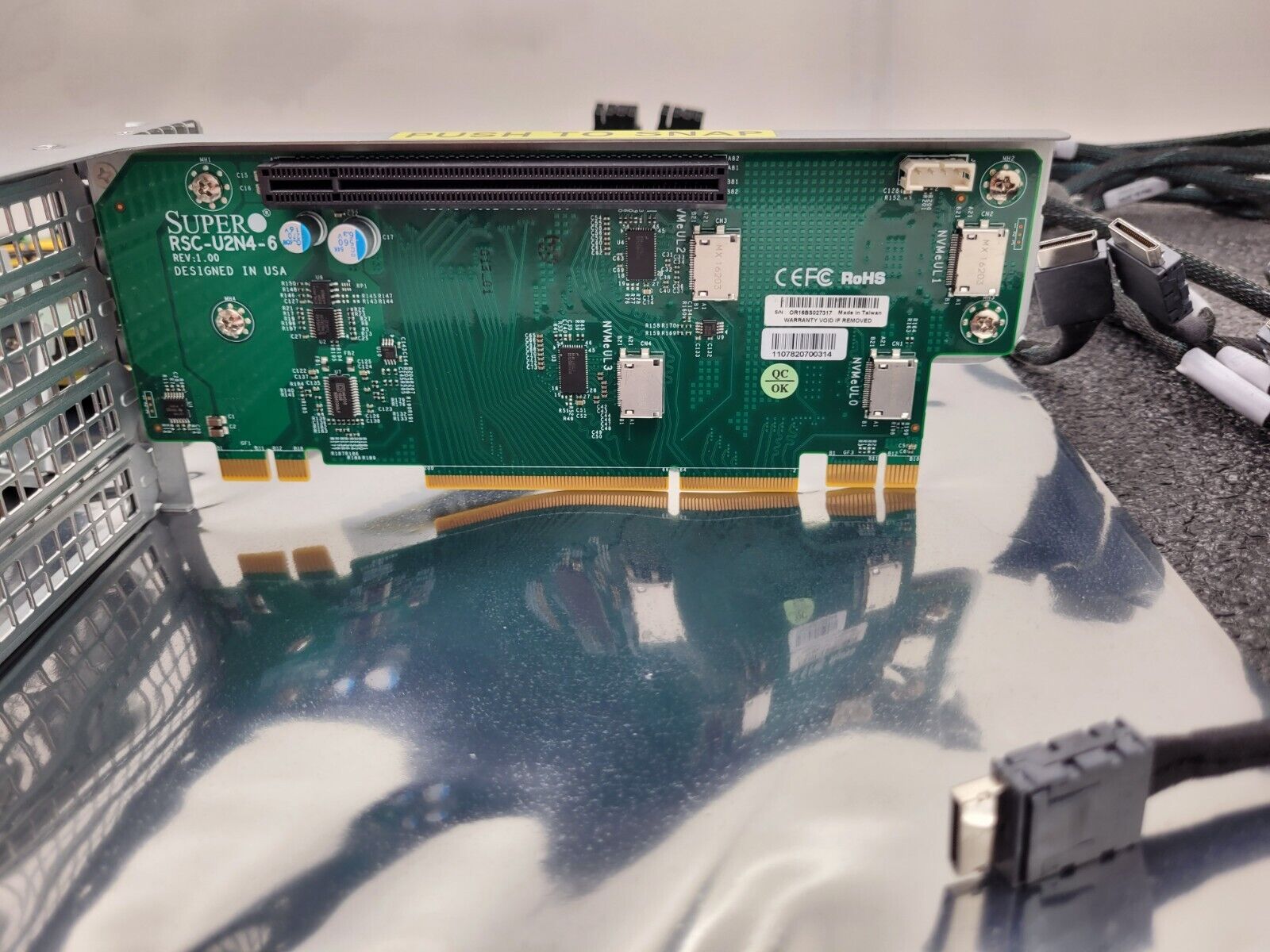 Supermicro BPN-NVME3-216EB 2x BPN-NVME3-216EL 24x NVMe 2U Backplane Plus Risers